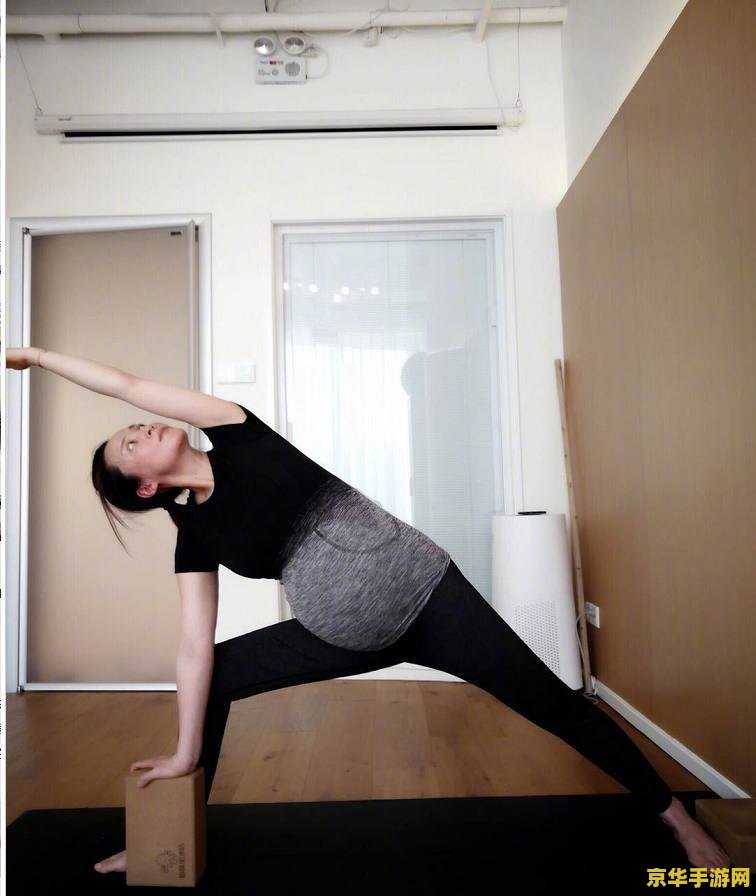 原神女角色肚子变大图片引热议，游戏内角色形象变化分析