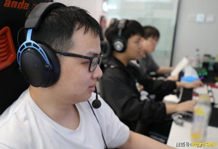 dnf搬砖吧 DNF搬砖：从零到英雄之路