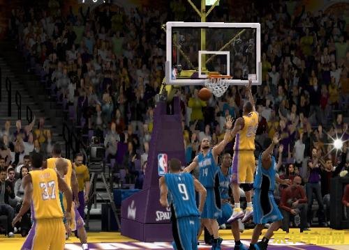 nba2k9怎么空接 NBA 2K9中的空接技巧