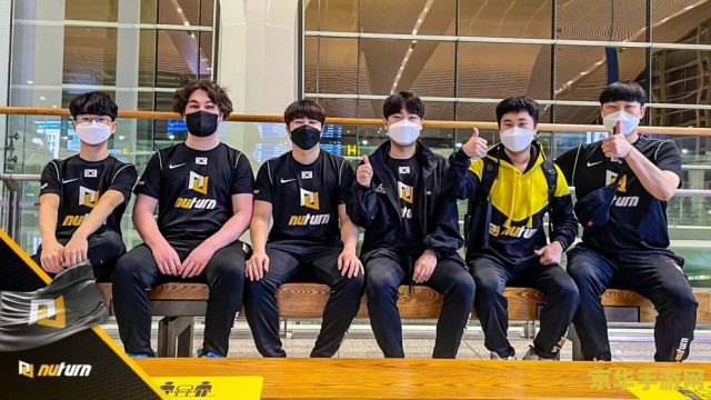 英雄联盟小鱼儿 英雄联盟：小鱼儿的深海冒险与战术解析