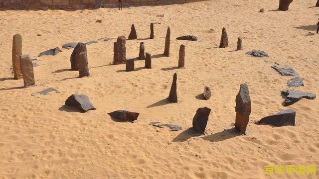 沙漠中放石板的地方原神 原神：沙漠石板之谜与遗迹之道
