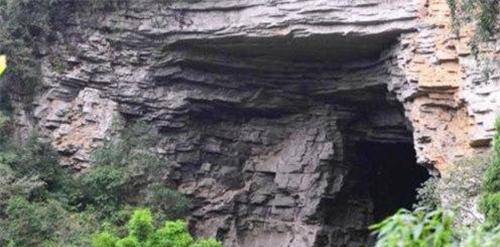 原神雪山有个山洞有冰屏障